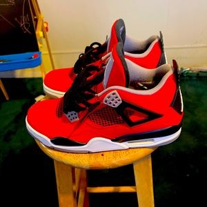 2013 Air Jordan 4 Retro ‘Toro Bravo’ Size 9